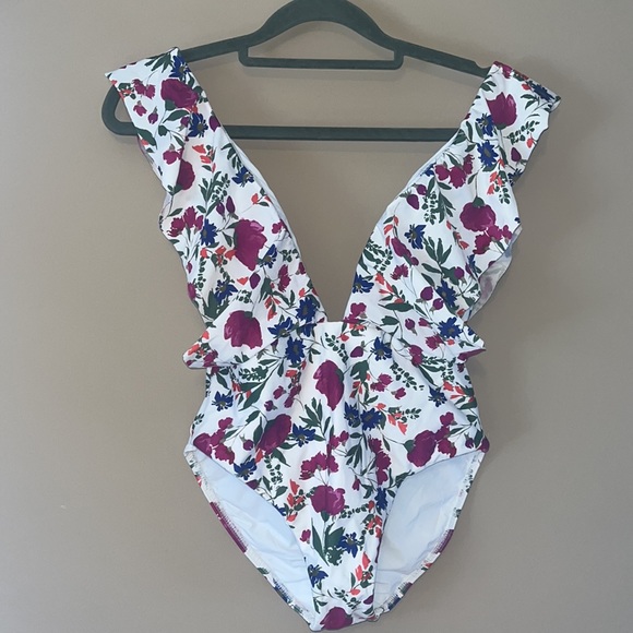 NWT ViX Ruffle V-plunge One-piece - Sexy Swimsuit - Picture 6 of 8